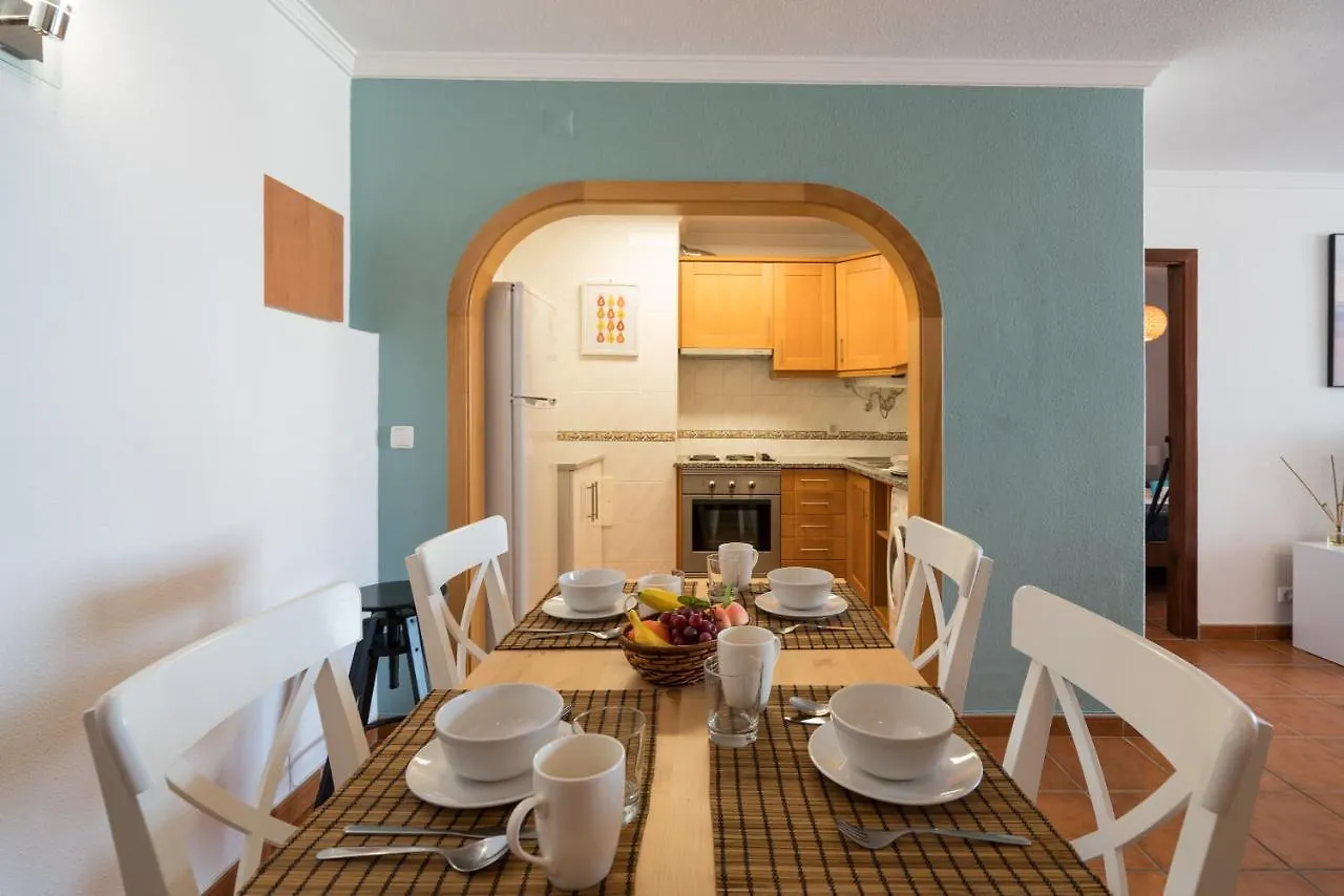 Apartment Algarve Near Beach Armacao de Pera